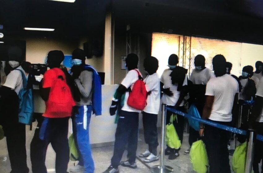  Aġġornat Bil-Filmat: Grupp Ta’ Immigranti Jħalli Malta Lejn Franza