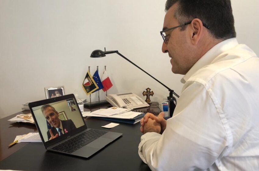  Il-Kap Tal-PN Bernard F’Laqgħat Ma’ Eks Kapijiet Tal-Partit
