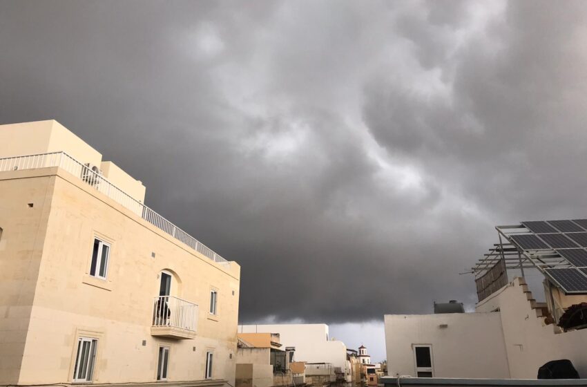  Ragħaq U Beraq… Lestu Ruħkom Għall-Maltemp