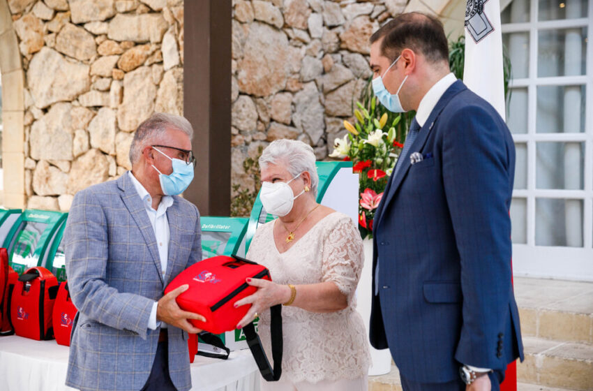  Tagħthom Għotja Ta’ ‘Defibrilators’ Għall-Kunsill Lokali Kollha T’Għawdex… Huma Vitali F’Każ T’ Attakki Kardijaċi