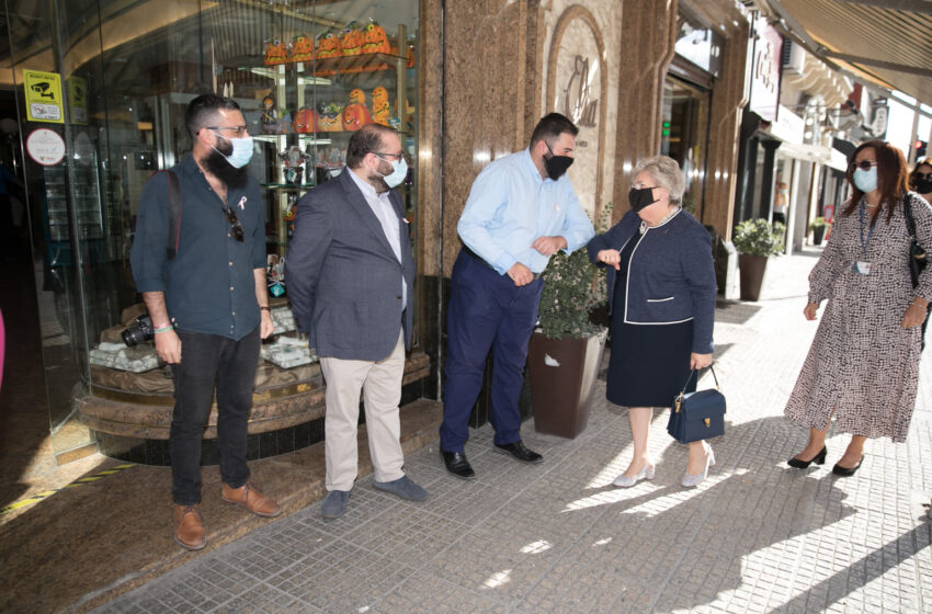  Ma’ Kull Kikkra Kafè, Il-Klijenti Jingħataw Gallettina B’Ċoff Roża… Kuxjenza Dwar Il-Kanċer Tas-Sider