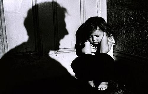  Uħud Iħossuhom Aktar Sikuri L-Iskola Għax Jesperjenzaw Il-Bullying Id-Dar