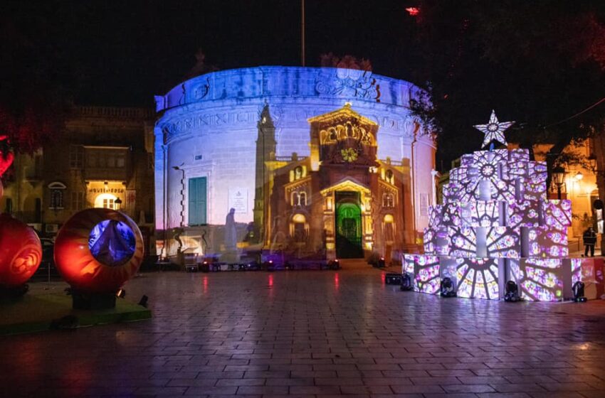  Għawdex Jilbes Il-Libsa Tal-Milied. Rajtuh It-Tiżjin?