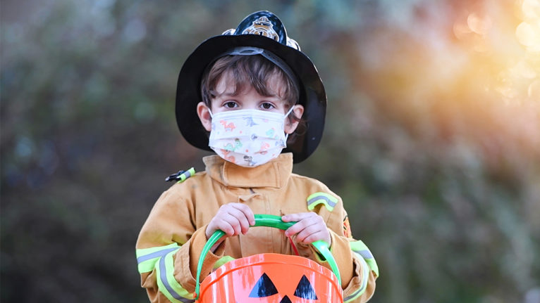  Il-Halloween Huwa Weġgħa Għall-Missierijiet Li Huma Mċaħħda Minn Uliedhom…