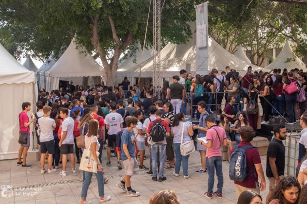  Tiċċara Rapport Żbaljati Dwar Id-Dħul Fl-Univeristà Din Is-Sena