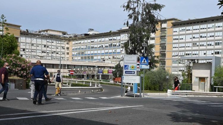  L-Operazzjoni Fuq Il-Papa Franġisku Marret Tajjeb