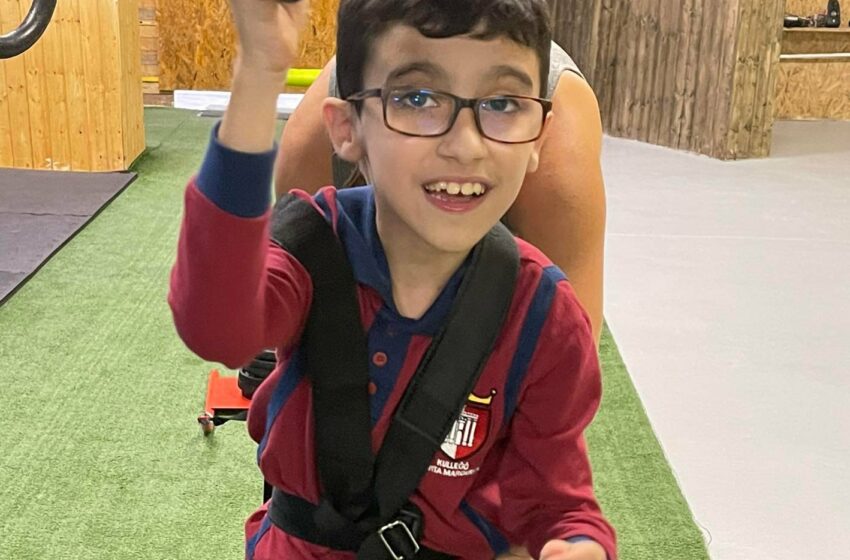  Bil-Filmat: Gabriel Illum Qed Jissaħħaħ U Jitbissem Iżjed – Jegħleb L-Isfidi Tal-Cerebral Palsy Kuljum