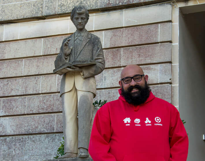  “Kont Għarus U Dilettant Ta’ Piercings U Anki Tattoos…4 Snin Oħra Nilħaq Saċerdot Salesjan.” – Matthew Alfino