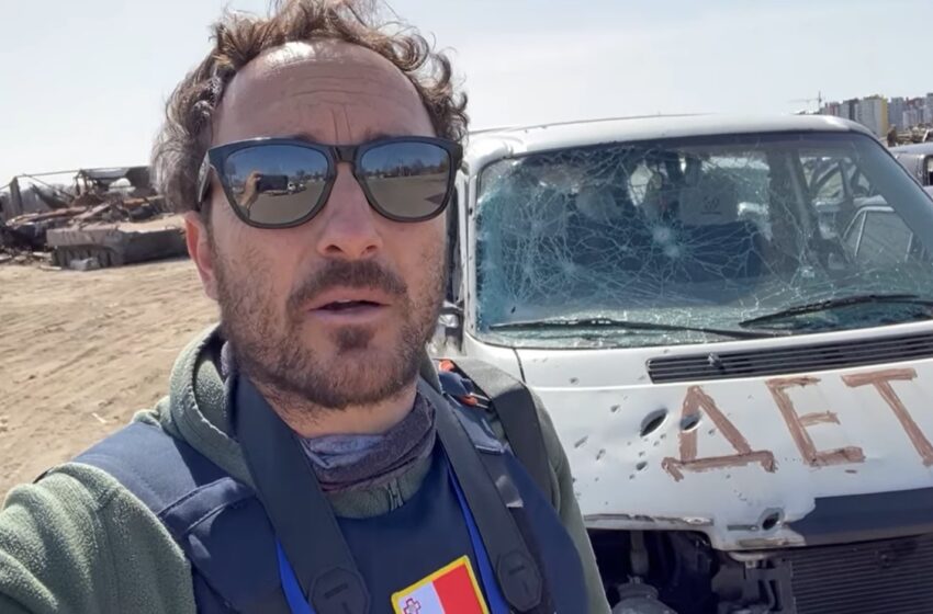  Bil-Filmat: Vann Li Kien Qed Iġorr Tfal Attakkat B’Madwar Elf Tir Waqt Li Kienu Qed Jippruvaw Jaħarbu Minn Bucha