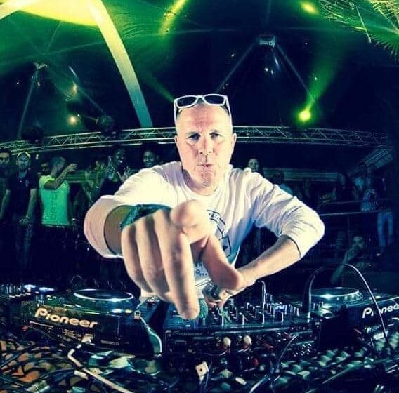  Titħabbar Il-Mewt Tad-DJ Ian Lang