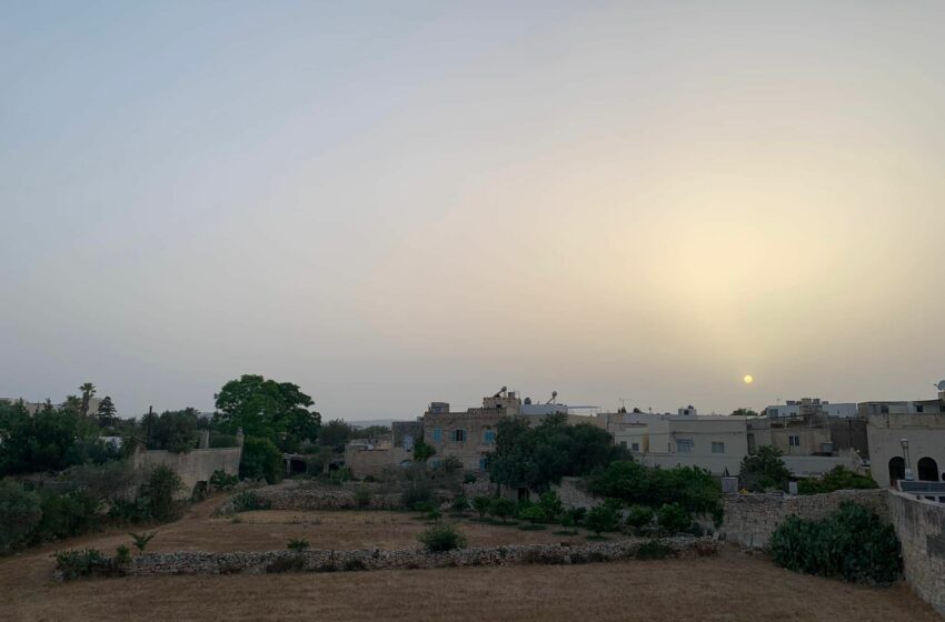  L-Ogħla Temperatura Llum Hija Ta’ 35°C